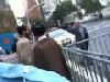 روحانی عضو تیم احمدی نژاد در نیویورک در پاسخ یک جوان ایرانی : خط موسوی با آمریکا یکی شده - ویدیو