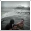 شنا در لبه آبشار