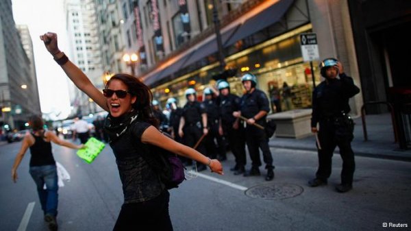 تظاهرات در شیکاگو همزمان با برگزاری بزرگ‌ترین نشست ناتو