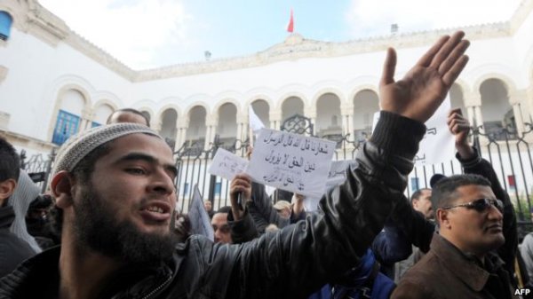 ممانعت سلفیهای تونس از برگزاری کنسرت یک گروه ایرانی ممانعت سلفیهای تونس از برگزاری کنسرت یک گروه ایرانی