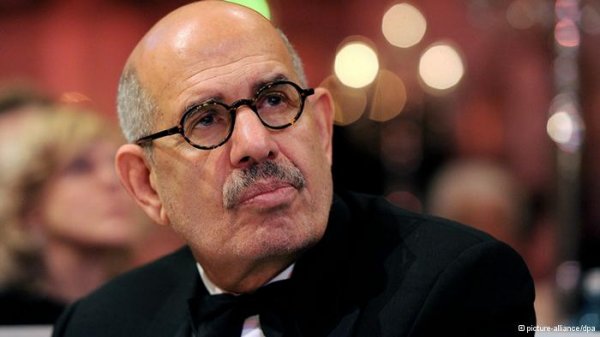 تظاهرات مصریان علیه فتوای قتل البرادعی و حمدین صباحی