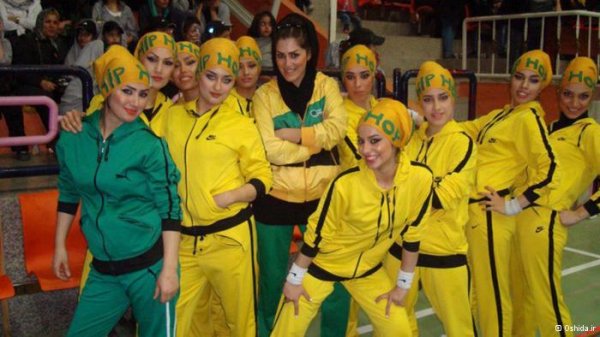 از آجیل قسطی تا "بمب خبری رقص دختران" در تهران از آجیل قسطی تا "بمب خبری رقص دختران" در تهران