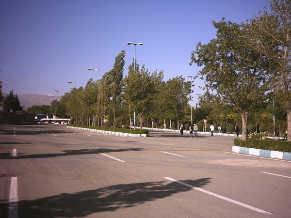 به بهانه نوروز کشور سه هفته به " کما" رفته است به بهانه نوروز کشور سه هفته به " کما" رفته است