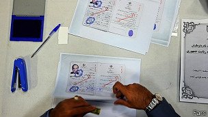 هاشمی رفسنجانی و رحیم مشایی آمدند هاشمی رفسنجانی و رحیم مشایی آمدند