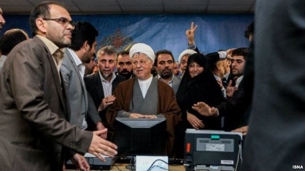 فاطمه هاشمی: به پدرم گفتند که باید از کاندیداتوری انصراف دهد فاطمه هاشمی: به پدرم گفتند که باید از کاندیداتوری انصراف دهد