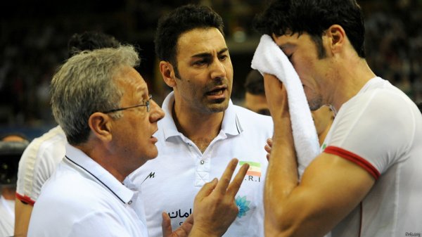 عکسهای اختصاصی بیبیسی فارسی از سالن مسابقه ایران و ایتالیا عکسهای اختصاصی بیبیسی فارسی از سالن مسابقه ایران و ایتالیا