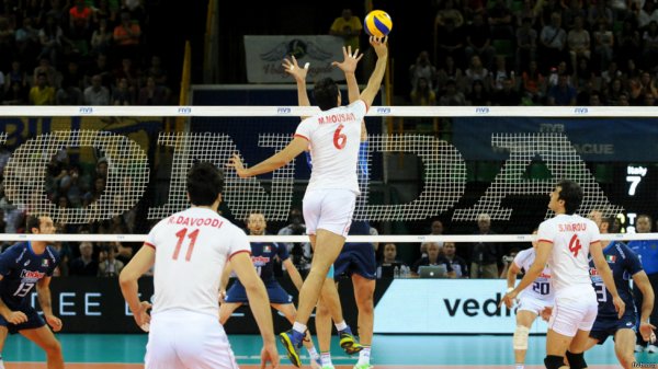 عکسهای اختصاصی بیبیسی فارسی از سالن مسابقه ایران و ایتالیا عکسهای اختصاصی بیبیسی فارسی از سالن مسابقه ایران و ایتالیا