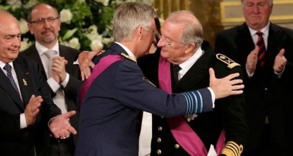 انتقال تاج و تخت سلطنت در بلژیک انتقال تاج و تخت سلطنت در بلژیک