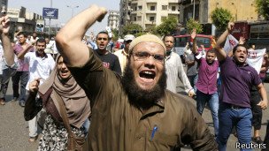 دادگاه به درخواست آزادی حسنی مبارک رسیدگی میکند دادگاه به درخواست آزادی حسنی مبارک رسیدگی میکند