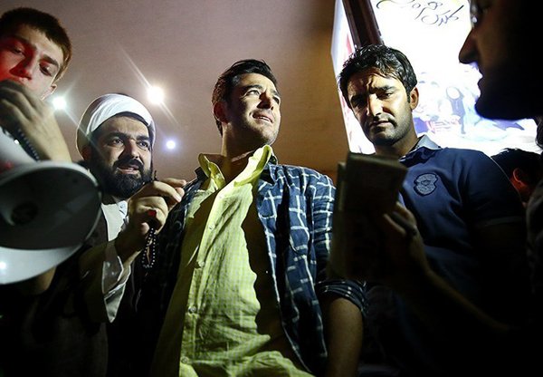 پوری بنایی، مهتاب کرامتی و علی کریمی , گلزار , در جشن گلریزان کمک به یک محکوم به اعدام