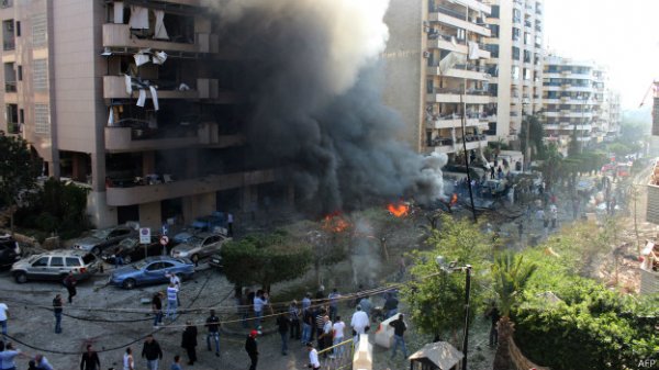 انفجار مقابل سفارت ایران در بیروت