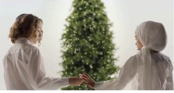 هم آوازی "ابی" خواننده مشهور ایرانی با "لیل کولت" خواننده اسرائیلی به مناسبت کریسمس