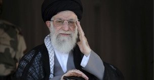 چرا خبر مخالفت آیت الله خامنه ای با توافق ژنو تکذیب نمی شود؟