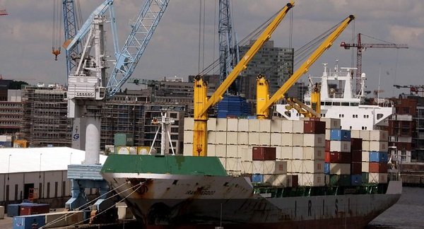 ظریف: شرکت‌های آلمانی در زمینه اقتصادی ما را بیازمایند