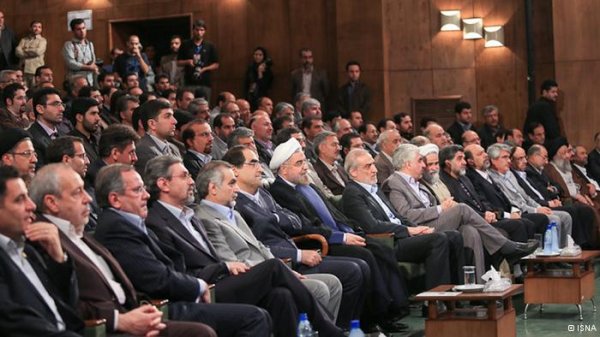 «آقای روحانی به دلایل سکوت دانشگاهیان توجه کنند» «آقای روحانی به دلایل سکوت دانشگاهیان توجه کنند»