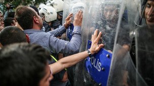 معترضان خشمگین از سانحه معدن در ترکیه، خواهان استعفای اردوغان شدند معترضان خشمگین از سانحه معدن در ترکیه، خواهان استعفای اردوغان شدند