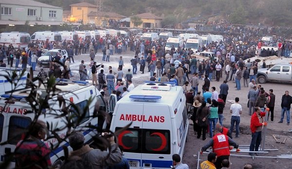 معترضان خشمگین از سانحه معدن در ترکیه، خواهان استعفای اردوغان شدند معترضان خشمگین از سانحه معدن در ترکیه، خواهان استعفای اردوغان شدند