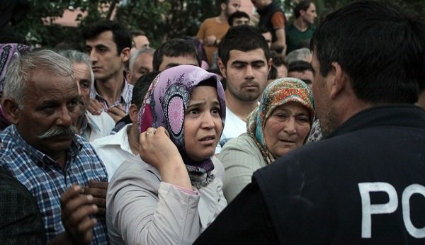 معترضان خشمگین از سانحه معدن در ترکیه، خواهان استعفای اردوغان شدند معترضان خشمگین از سانحه معدن در ترکیه، خواهان استعفای اردوغان شدند