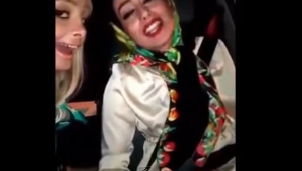 پایان ناخوشایند ترانه خوانی این دو دختر ایرانی در ماشین