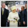 ملکه بریتانیا همراه با زندانیان قبلی از محل زندان امنیتی سابق ایرلند بازدید کرد