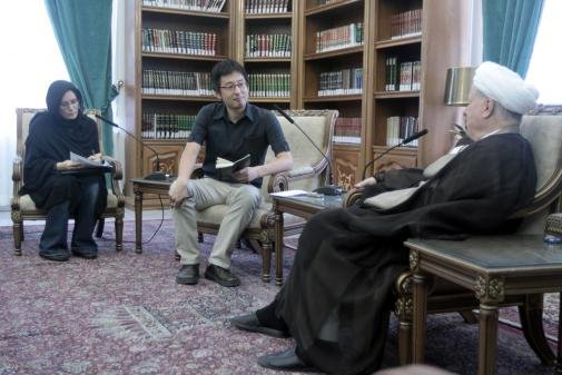 آیت الله هاشمی در مصاحبه با آساهی ژاپن :رهبری بخواهند، درباره عربستان کمک می کنم