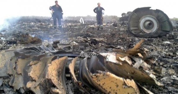 یک هواپیمای مسافربری «بر اثر شلیک موشک» در اوکراین سقوط کرد