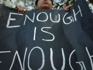 والدین یک دختر ۱۳ ساله در هند به اتهام 'فروش' او برای فحشا بازداشت شدند