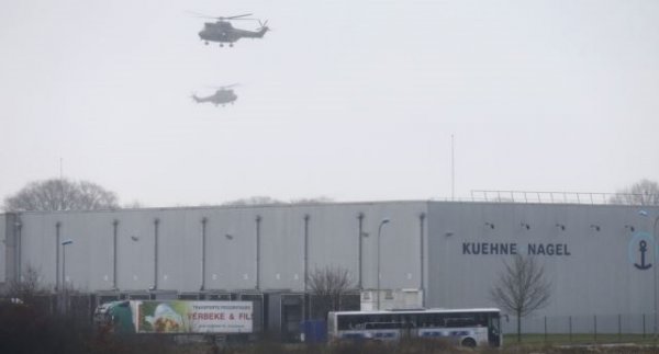 پلیس مظنونان حمله به مجله شارلی ابدو را محاصره کرد