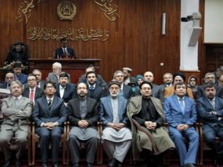 درگیری فیزیکی در سومین روز بررسی کابینه جدید افغانستان در مجلس