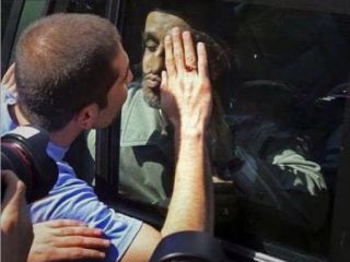 محمد علی ابطحی به خاطر انتشار این عکس احمدی نژاد عذرخواهی کرد 