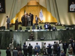 نامه معرفی ۱۷۰ نماینده‌ای که «از رحیمی پول گرفته‌اند» پاره شد