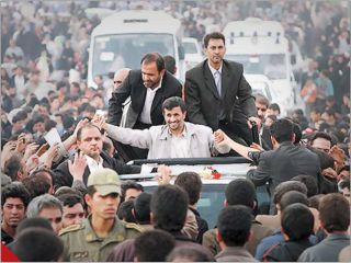 روایت مردی که محافظان احمدی‌نژاد دارایی‌اش را از بین بردند