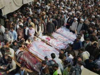 تجمعات اعتراضی در پاکستان در پی انفجار بمب در مسجد شیعیان