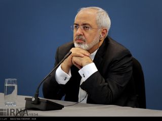 گلدوزی لباس ظریف سوژه رسانه‌ها شد