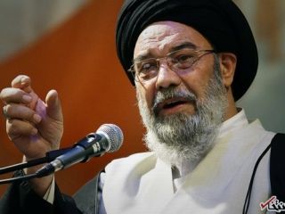 امام جمعه اصفهان: آقای روحانی! سخن غلط احمدی نژاد که می گفت، «یارانه، پول امام زمان است» را اصلاح کنید