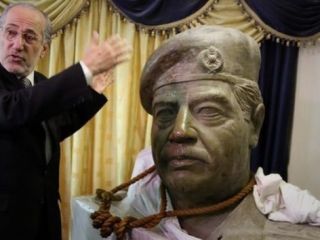 ایران و اسرائیل برای خرید طناب دار صدام رقابت می‌کنند