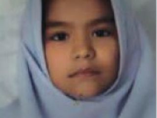 دختر فال‌فروش همزاد دخترک گمشده