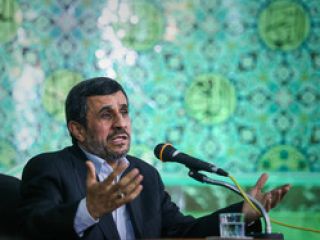 احمدی نژاد: برخی مشکلات قابل تحمل نیست،اگر قرار باشد کسی نقدی انجام دهد آن شخص من هستم زیرا من جای‌جای ایران و جهان را دیده‌ام