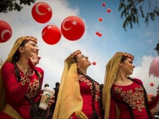 عذرخواهی «استارباکس» از مشتریان ارمنی‌تبار به خاطر یک پوستر