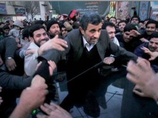 احمدی‌نژاد، ول‌کن مملکت نیست!