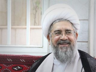 بازداشت آیت الله نکونام با شکایت آیت الله مکارم شیرازی