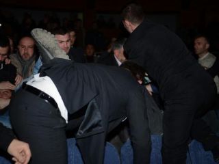 کتک کاری در مراسم سخنرانی احمدی نژاد در ترکیه - عکس