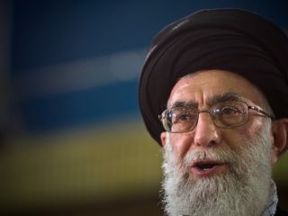 فیگارو: خامنه‌ای فقط ۲ سال دیگر زنده است