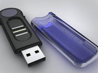 دردسر‌های زن جوان پس از گم شدن فلش مموری!