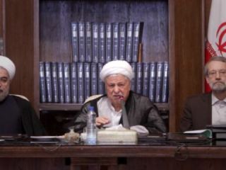 لاریجانی رفسنجانی را متهم کرد که نمایندگان مجلس را تخطئه کرده است