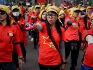 دستورالعمل شستشوی یک بلوز ورزشی کارخانه را مجبور به عذرخواهی کرد