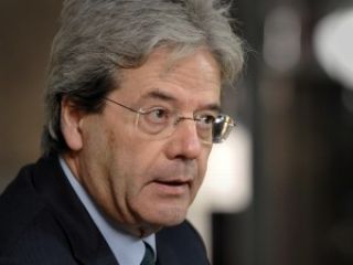 وزیر خارجه ایتالیا: مگر دلتان برای احمدی نژاد تنگ شده است؟!