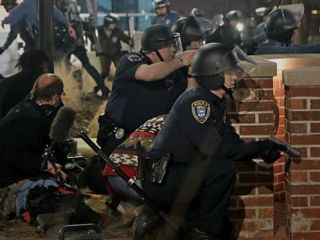 دو پلیس در شهر فرگوسن آمریکا هدف تیراندازی قرار گرفتند