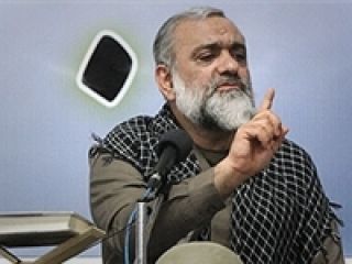 سردار نقدی خطاب به اوباما: ملت آن قدر ایستادگی می کند که مجبور شوی برای ظاهرسازی دعای کمیل بخوانی