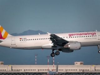 جستجو برای یافتن اجساد قربانیان سقوط هواپیمای مسافربری آلمانی ادامه دارد